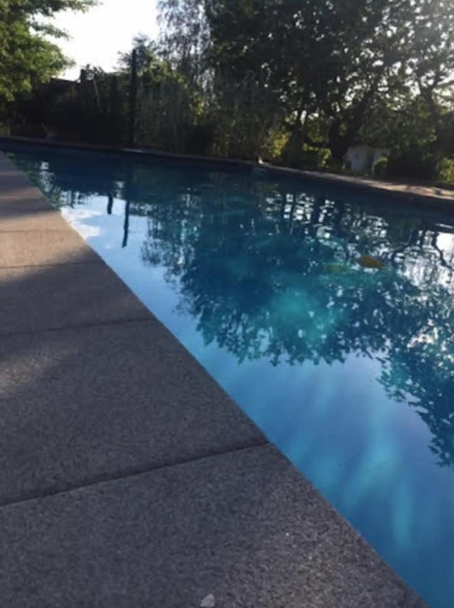 Logement Avec Piscine Brunstatt Exterior photo